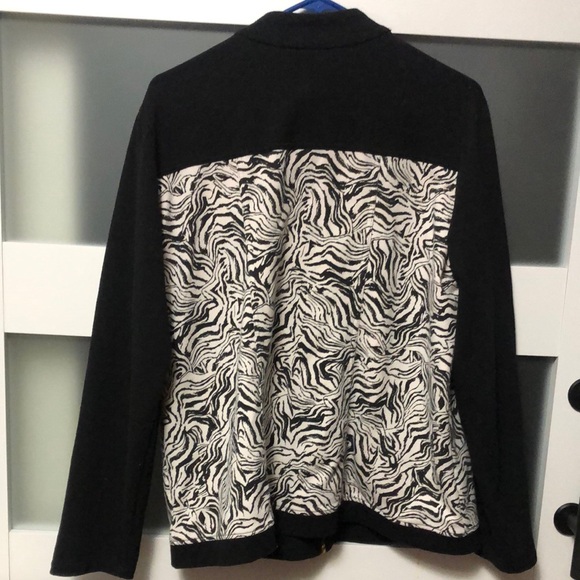 Susan Graver Zebra Print Bomber Jacket Black and White - Picture 3 of 3